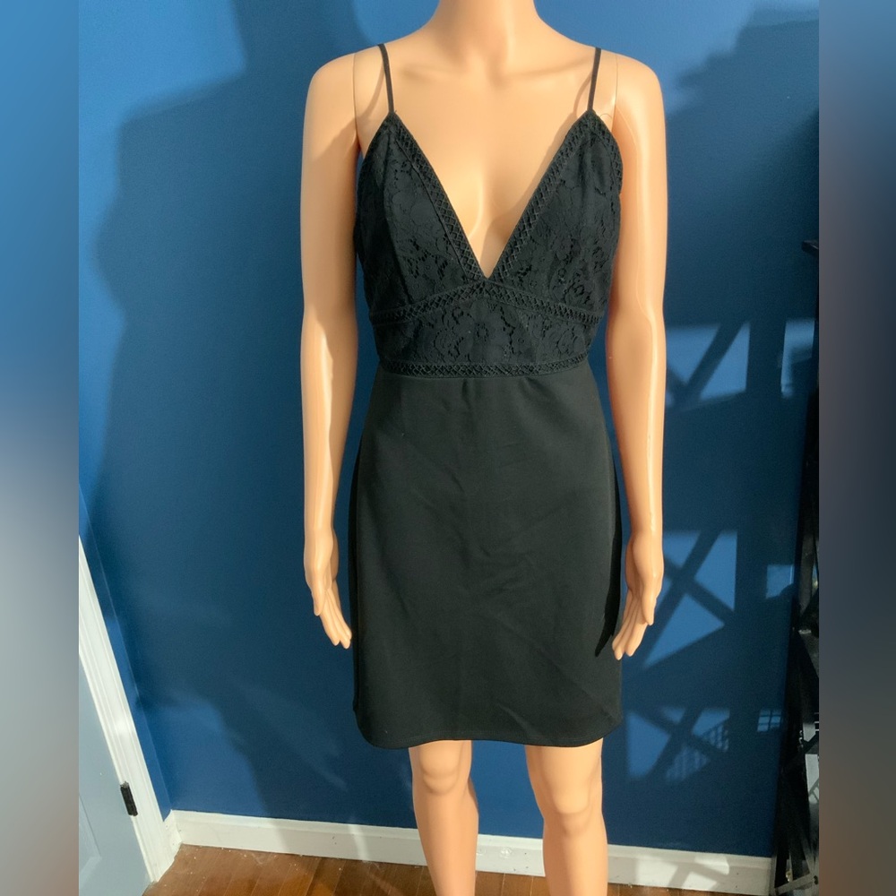 Lulus Large Black Lace V-Neck Dress